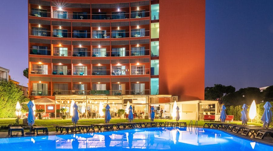 Hotel's facade | Fachada do Hotel