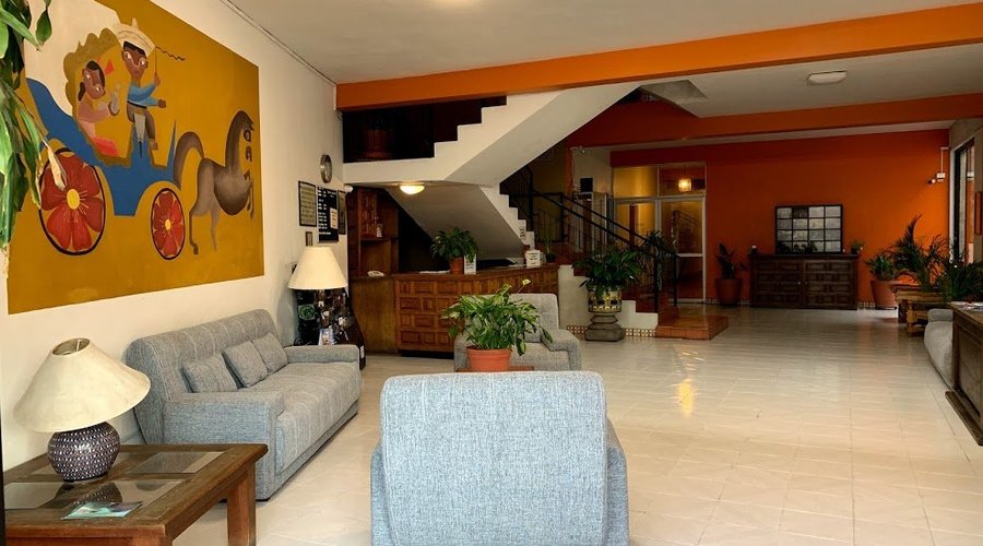 Entrada a la recepción de nuestro hotel