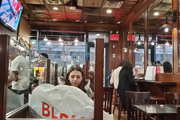 TOAST CAFE BRASSERIE, New York City - Midtown - Restaurant Reviews, Photos  & Phone Number - Tripadvisor