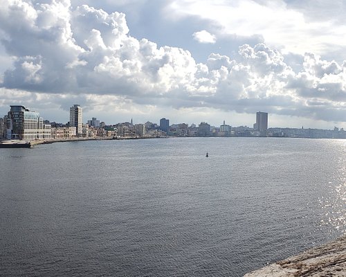 https://dynamic-media-cdn.tripadvisor.com/media/photo-o/19/a5/0e/c5/picture-of-havana-harbor.jpg?w=500&h=400&s=1