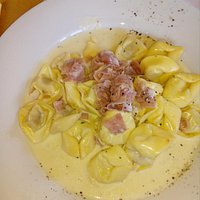 Tortillini mit Schinken in Dahnesauce