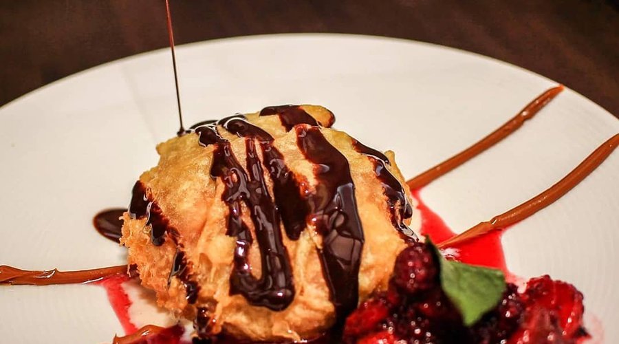 Ice Cream Tempura en en Izakaya Sushi Bar Tegucigalpa