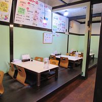 店内の座る席。