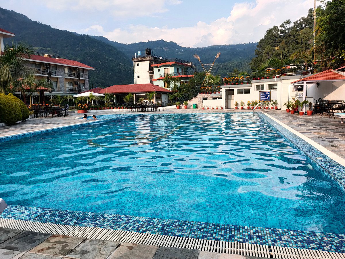 Waterfront Resort Lakeside, hotel in Pokhara