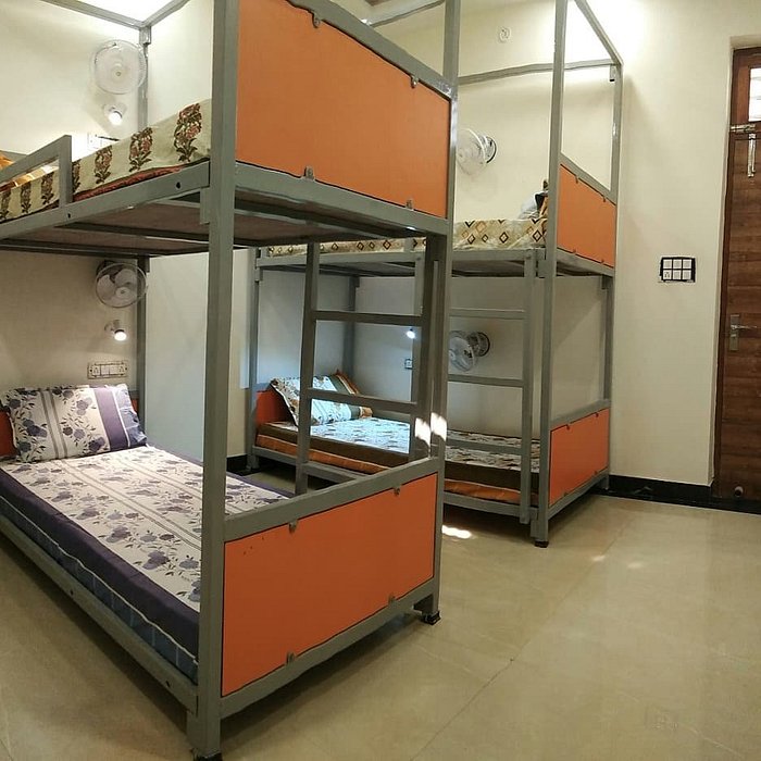 hostel in agra for tourist