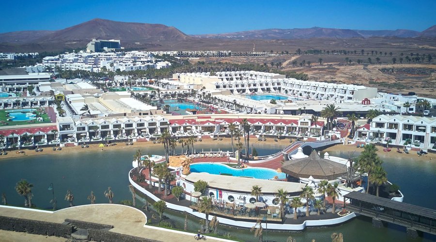 Vista aérea del hotel
