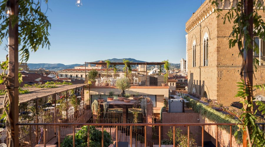 Outdoor terrace with amazing view
The restaurant is open from 7:30-00:00