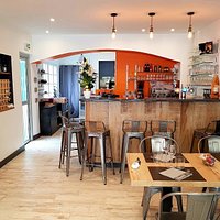 un petit aperçu de la salle de restaurant