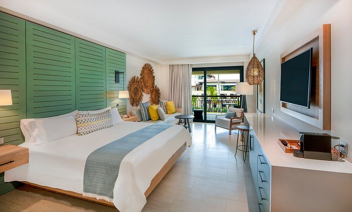 Lopesan Costa Bavaro Resort, Spa & Casino Rooms: Pictures & Reviews ...
