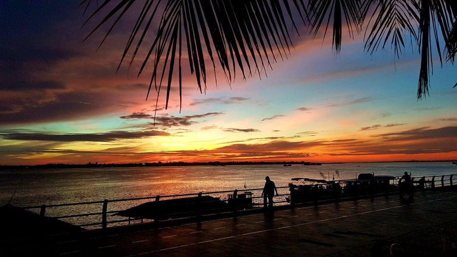 Sunrise views over the Tonle Sap and Mekong rivers.