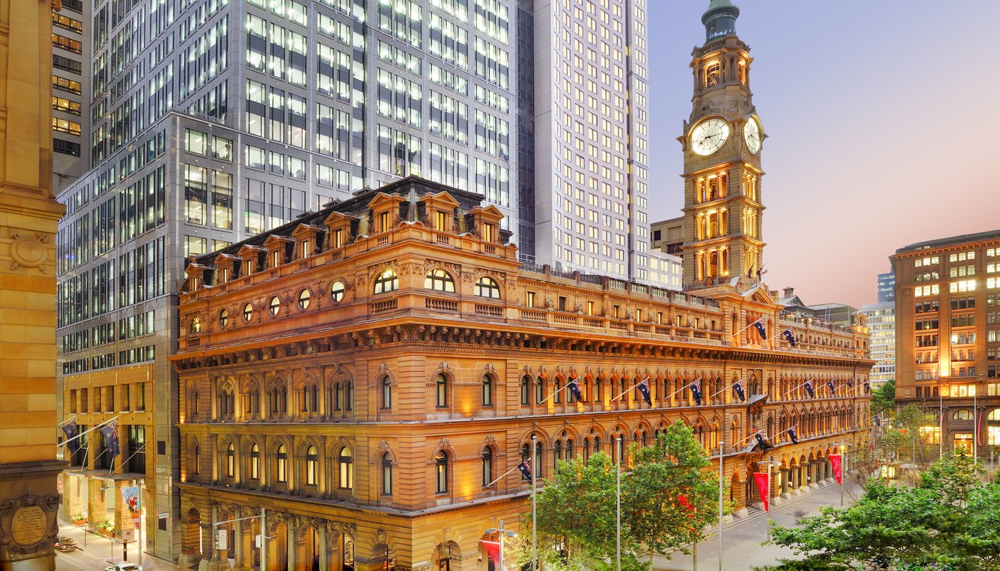 Imagen de la fachada de The Fullerton Hotel.
