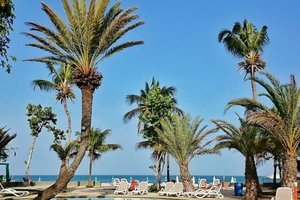 Piscina y playa