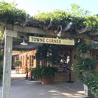 Towne Corner and Market at Wine and Roses Inn, Lodi, California