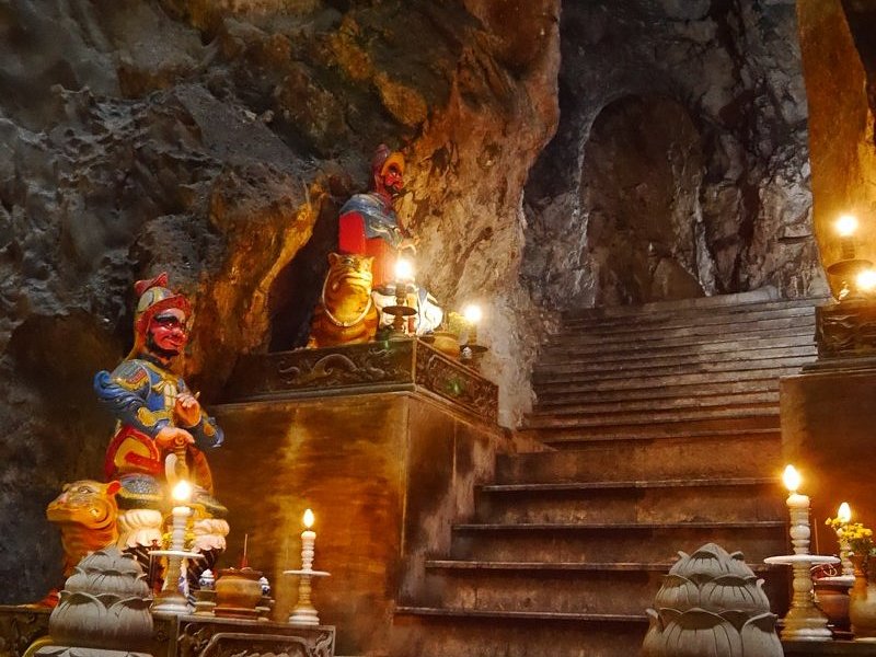 Hoa Nghiem Cave image