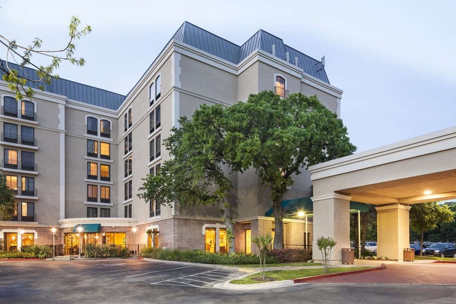 DOUBLETREE BY HILTON HOTEL AUSTIN - UNIVERSITY AREA $66 ($̶1̶2̶9̶ ...