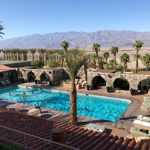 Der Pool hat eine exzellente Temperatur und lange Öffnungszeiten