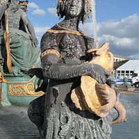 Fontaine de Fleuves at Place de la Concorde.
