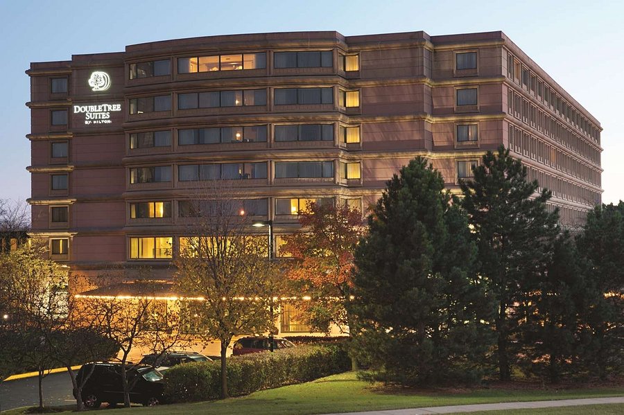 DOUBLETREE SUITES BY HILTON HOTEL & CONFERENCE CENTER CHICAGO / DOWNERS