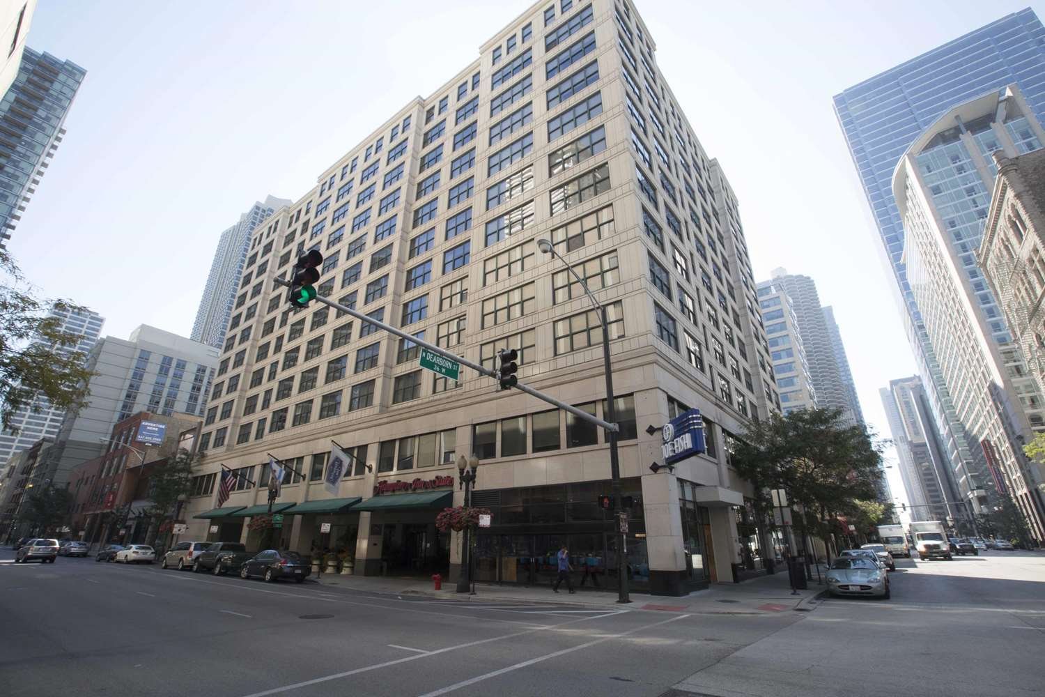 HAMPTON INN SUITES CHICAGO DOWNTOWN IL Opiniones Y Comparaci N   Exterior 