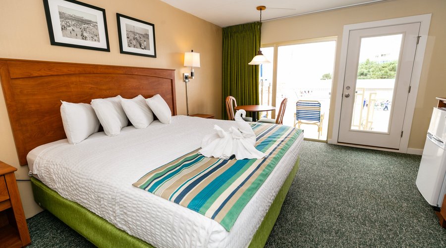 Attaché Oceanfront Resort