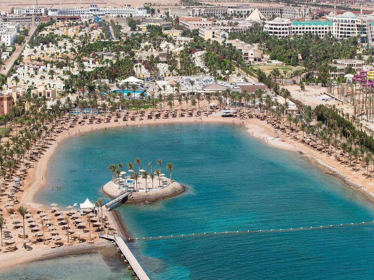 Mirag Beach Chalets &amp; Aqua Park, hotel in Hurghada