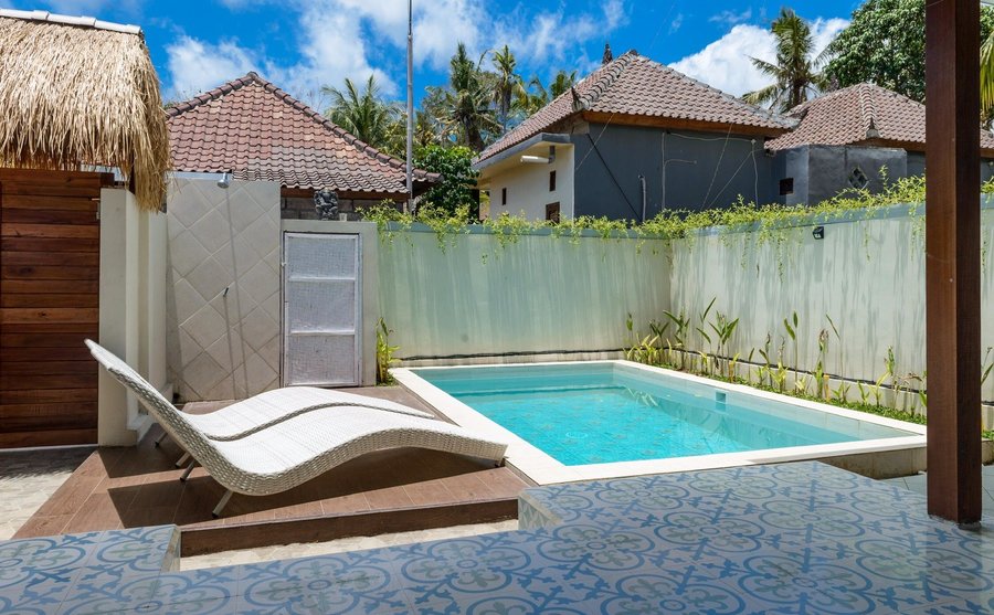 Private swimming pool 