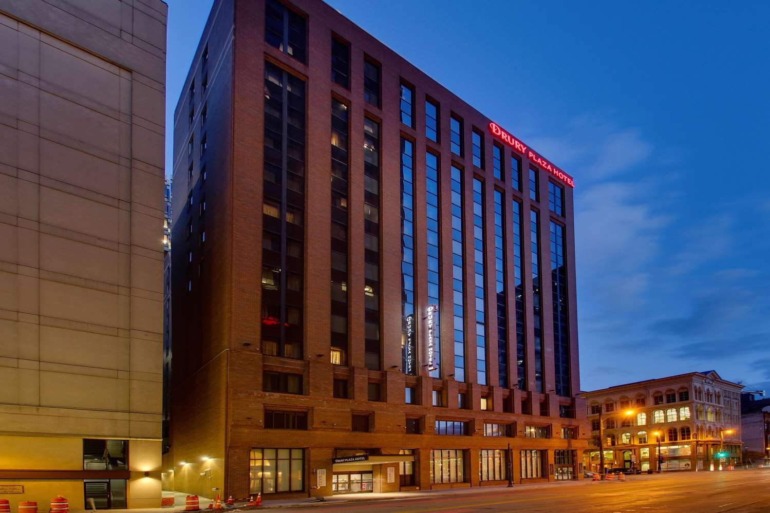 DRURY PLAZA HOTEL MILWAUKEE DOWNTOWN Hotel Reviews Photos Rate   Exterior 