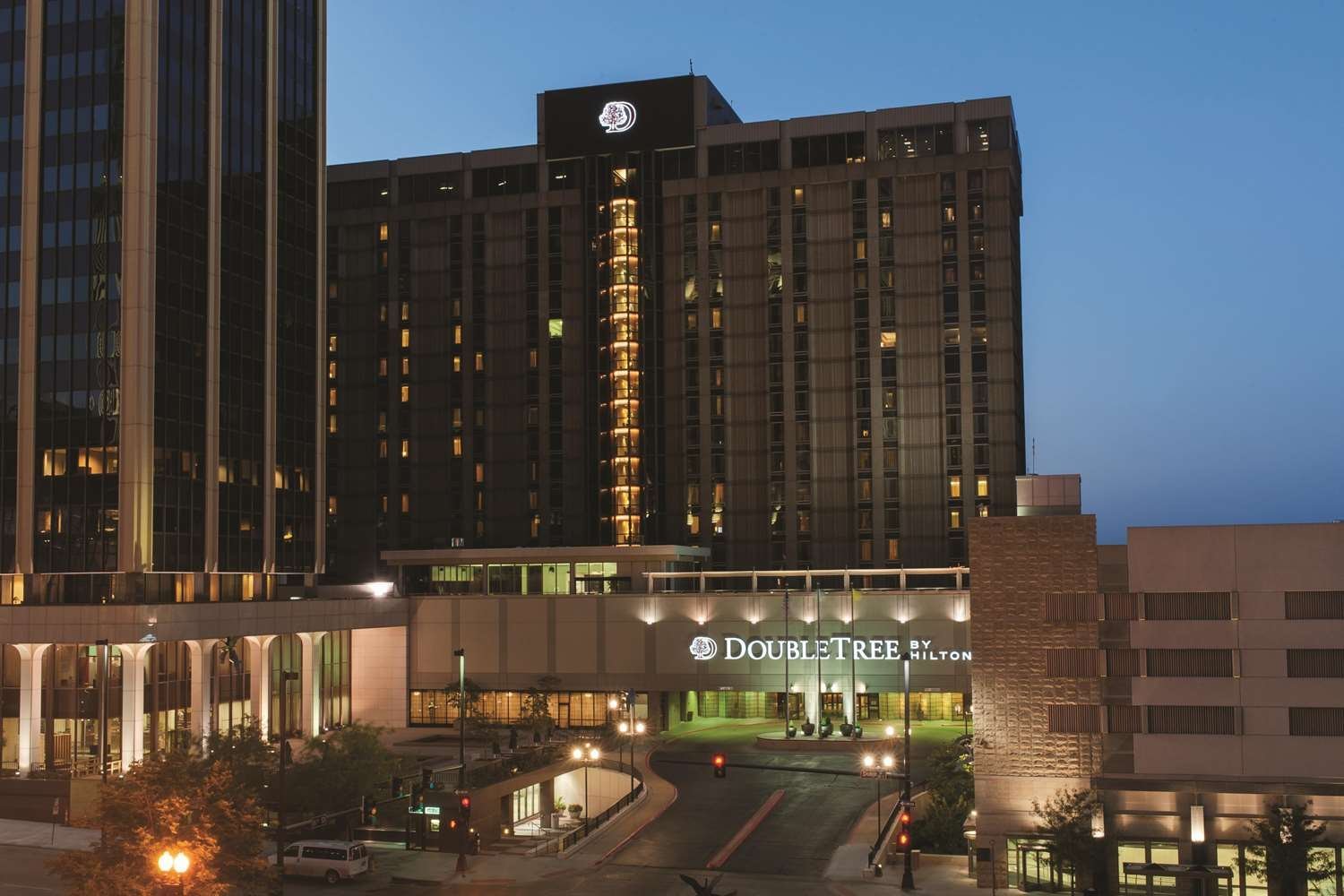 DOUBLETREE HOTEL OMAHA DOWNTOWN OLD MARKET 84 1 2 6 Updated   Exterior 