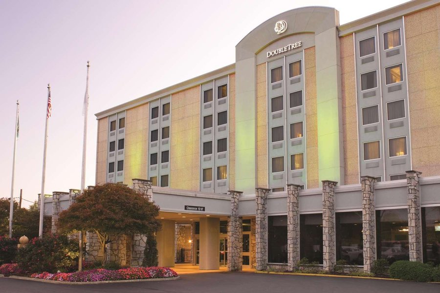 DOUBLETREE BY HILTON HOTEL PITTSBURGH AIRPORT $93 ($̶1̶3̶8̶) - Updated ...