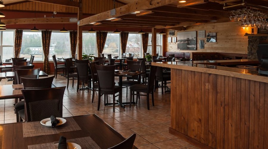 Enjoy spectacular seafood, great outdoor deck, panoramic view dining room, overlooking the Beautiful Cardigan Marina. 
6864 Water Street, Cardigan, PEI
902-583-3111
www.clamdiggers.ca 
  