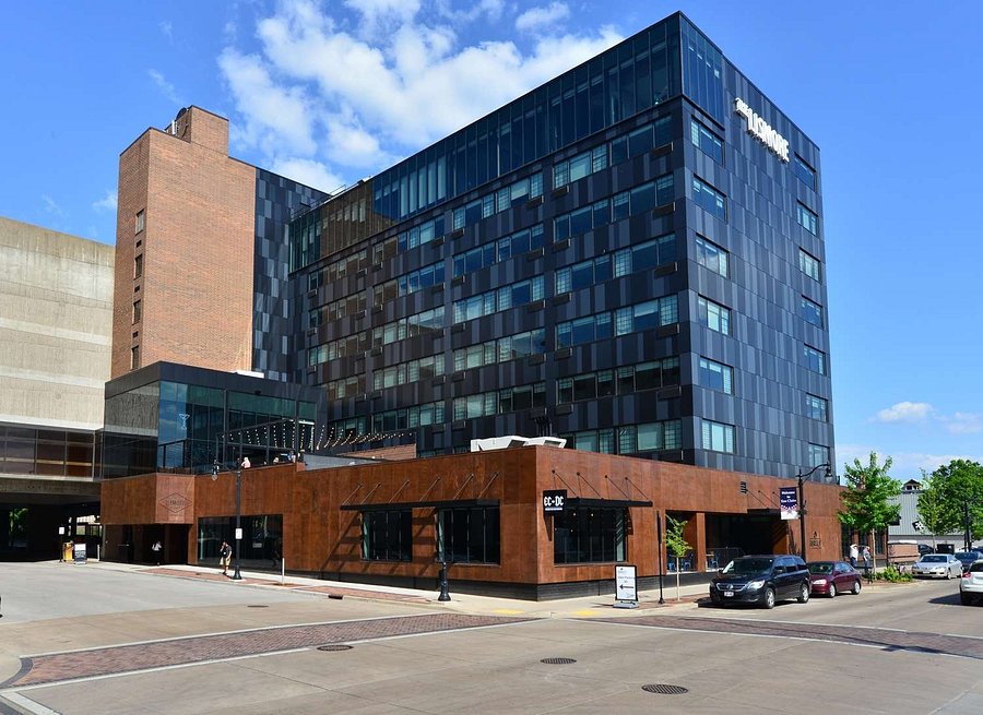 THE LISMORE HOTEL EAU CLAIRE A DOUBLETREE BY HILTON HOTEL 110