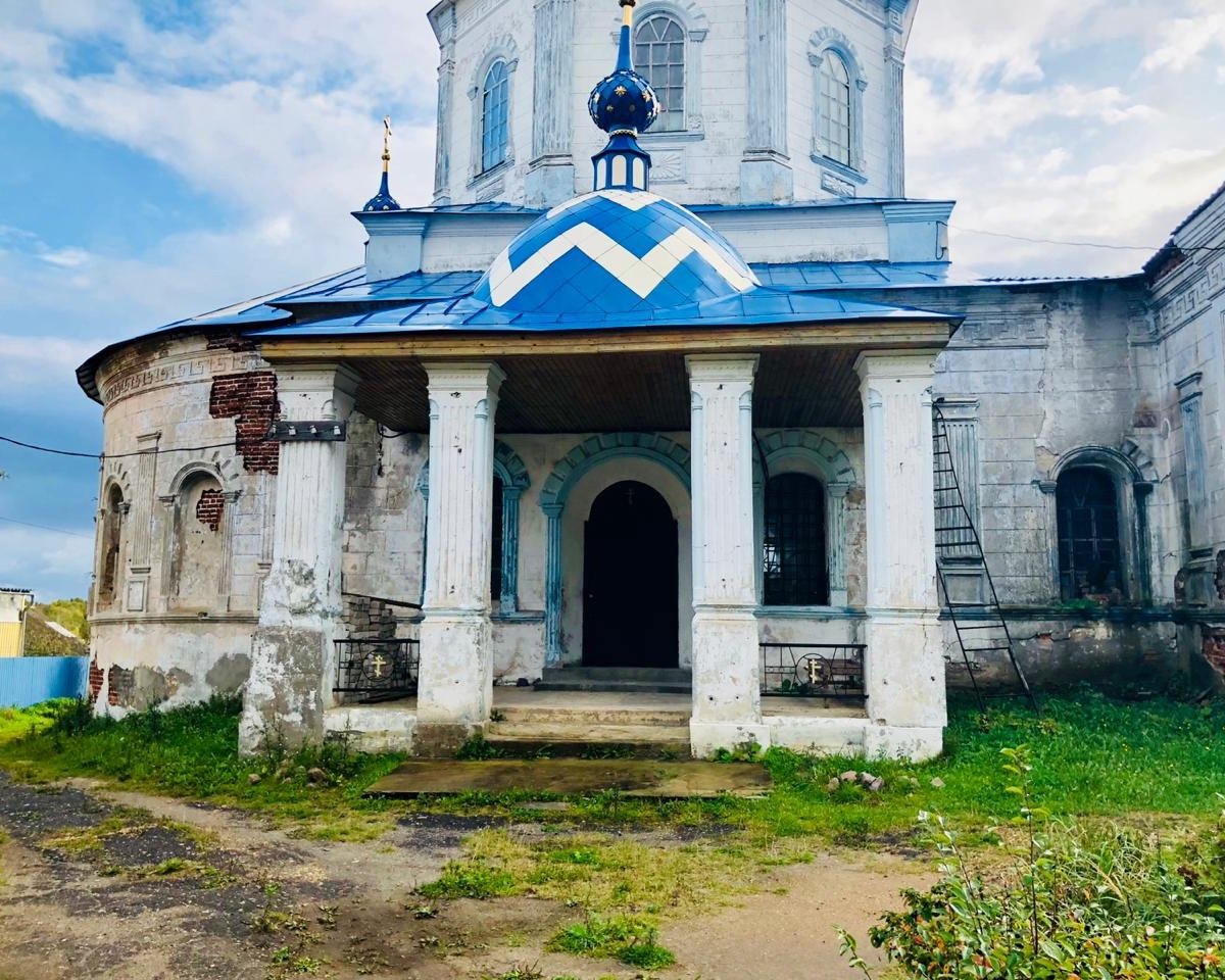 Пестяки ивановская. Храм в Пестяках Ивановской области. Пестяки Успенский храм. Монастырь Пестяки Ивановская область. Гостиница в Пестяках Ивановской области.