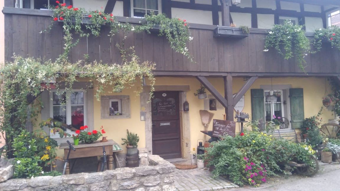 GASTEHAUS FAMILIE GERLINGER - Prices & Guest House Reviews (Rothenburg ...