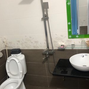 Dump hotel