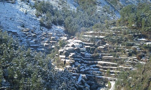 Vista para aldeia do Fujaco quando nevou