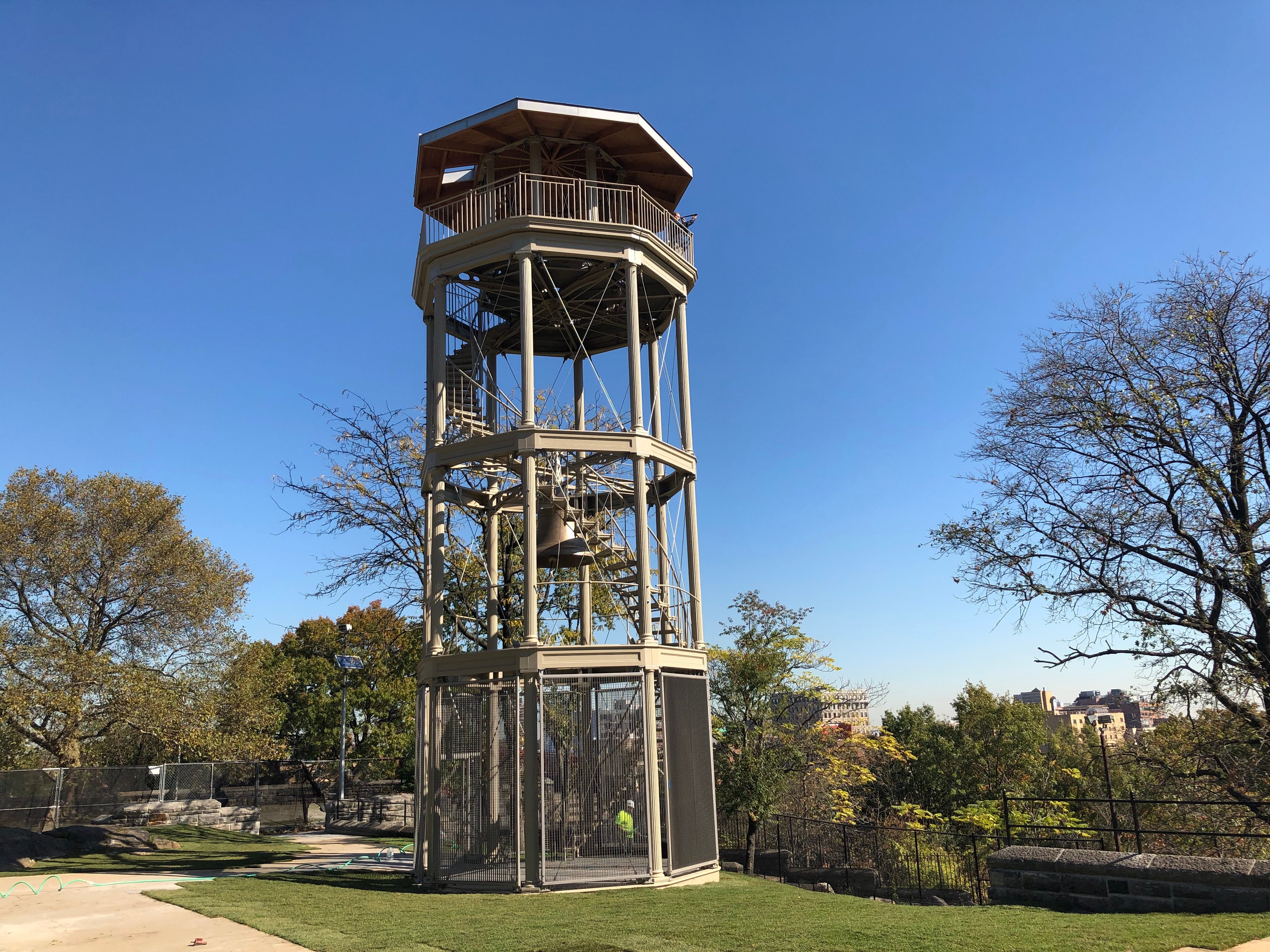 Wooden watch tower hi-res stock photography and images - Alamy