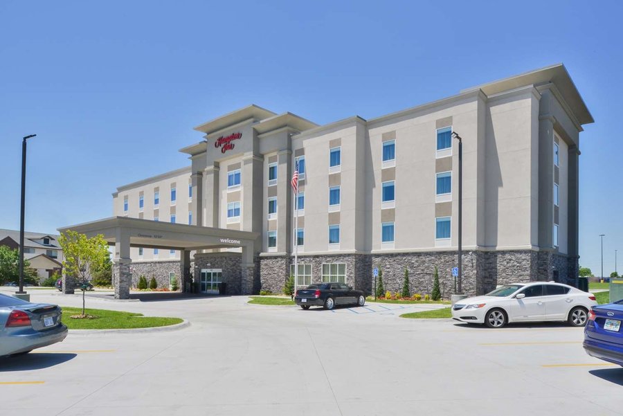 HAMPTON INN EMPORIA - Updated 2020 Prices & Hotel Reviews (KS ...