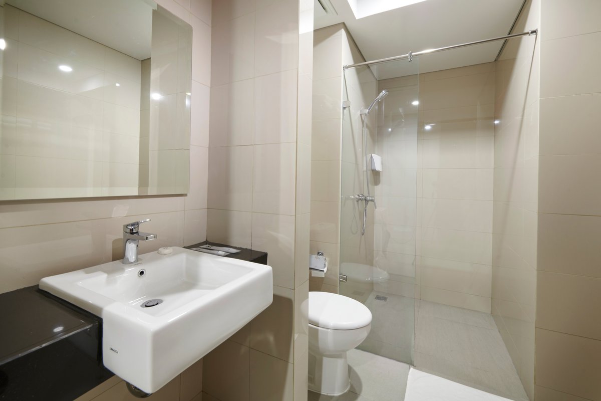 Hi Hotel Senen Rooms: Pictures & Reviews - Tripadvisor