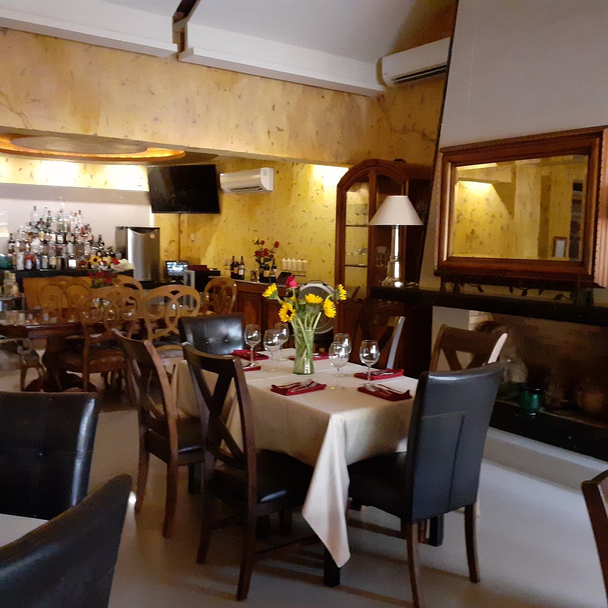 TEATRO LIMON, Puerto Vallarta - Restaurant Reviews, Photos & Phone Number -  Tripadvisor