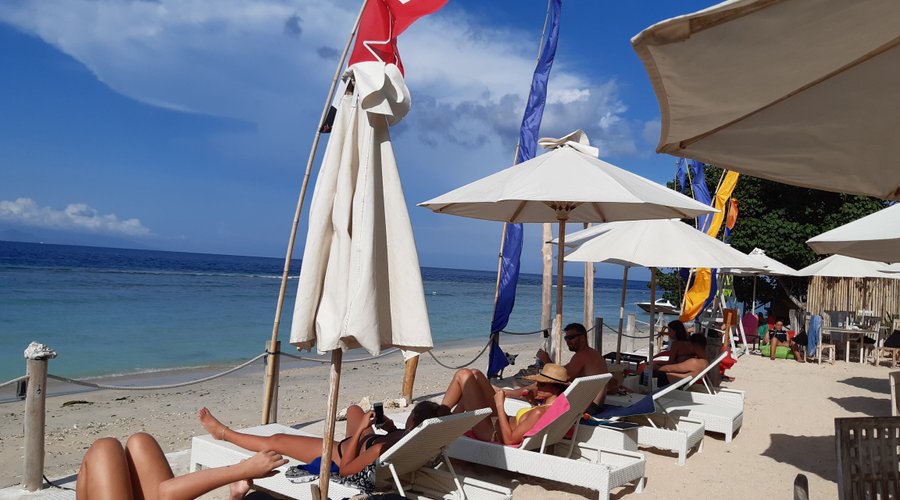 Enjoy your time at the day time you can also snorkelling here 