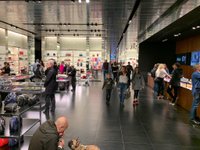 Prada Outlet (Space) (Montevarchi) - 2023 Alles wat u moet weten VOORDAT je  gaat - Tripadvisor