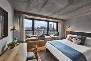 Room & Suite