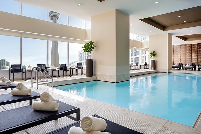 Toronto Athletic Club: Indoor Pool & Spa Day Pass