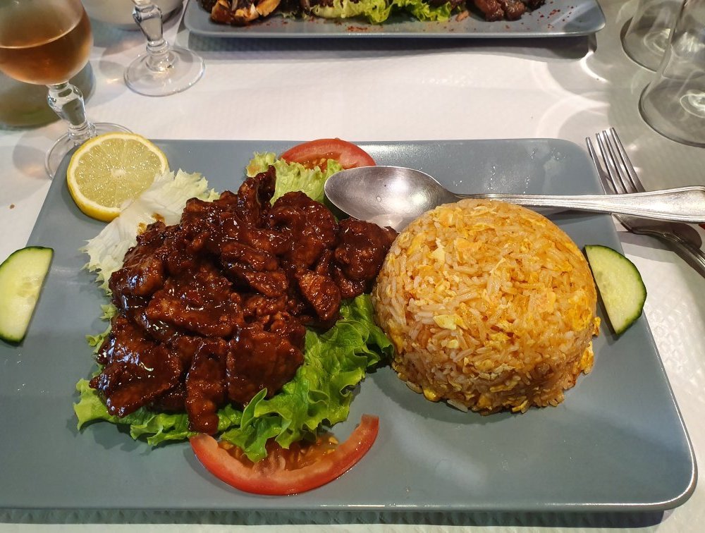 RESTAURANT TIBÉTAIN PAYS DES NEIGES, Paris - 17th Arr. - Batignolles-Monceau - Menu, Prices, Restaurant Reviews & Reservations... 