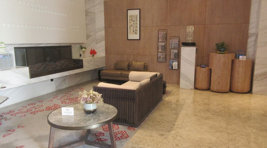 The small lobby