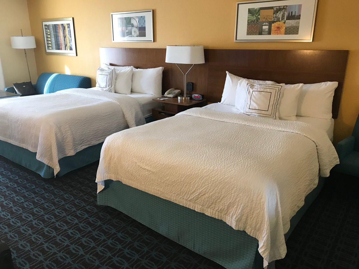 FAIRFIELD INN BY MARRIOTT SANTA CLARITA VALENCIA $169 ($̶1̶9̶9̶ ...