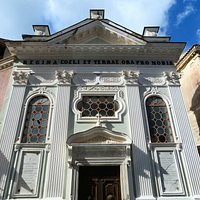 la facciata rinascimentale della chiesa