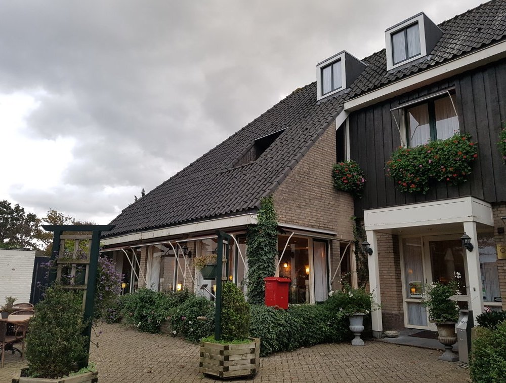 Hotel Steensel image