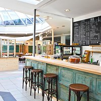 kostBAR mit Sitzbereich in der Rathauspassage