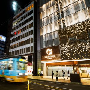 ホテルの外観写真。大通駅・西4丁目駅より徒歩1分。